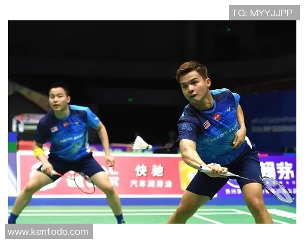 南京羽毛球队与上海羽毛球队赛后复盘分析双方状态与表现对比