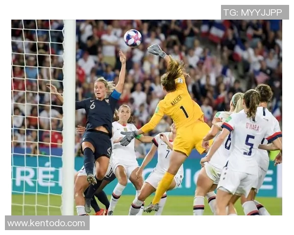 足球明星亲临女足比赛现场感受激情与魅力的精彩瞬间